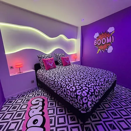Panthere Rose Jacuzzi, Billard Et Ecran Cinema
